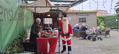Gezellige kerstmarkt gehouden in verzorgingshuis De Rozenburcht