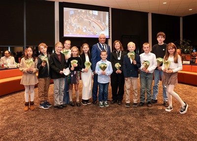 Afscheid van oude Kindercollege, welkom voor het nieuwe   "Kinderen maken het verschil met hun andere blik”    