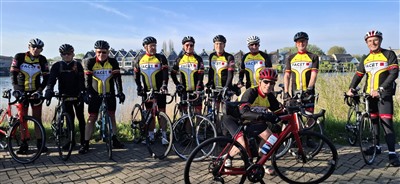 Flierefluiterstocht van Tourclub De Waardrenner start in Capelle aan den IJssel