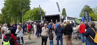 Drie Kruizen komen samen tot een op het Amnestyplein tijdens CaPassion 2025 
