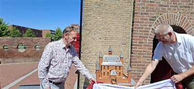 Maquette van het oude slot van Capelle onthuld