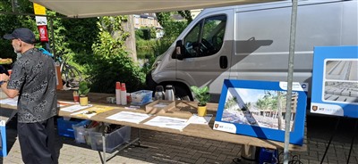 Gemeente Capelle aan den IJssel op de weekmarkt voor vragen en informatie over Stadsplein