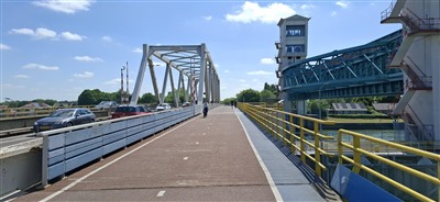 Beperkte hinder voor wegverkeer en stremming voor Hoge Scheepvaart tijdens spoedreparatie aan de Algerabrug .