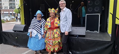 Indrukwekkende en Feestelijke Keti Koti viering gehouden op het Amnestyplein in Capelle aan den IJssel