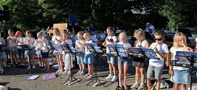 Zomeravond Buurtconcert met veel muziek in Lekkerkerk