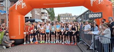 17e editie van de Ronde van West 2025 in Capelle aan den IJssel trok veel bezoekers en was zeer succesvol.