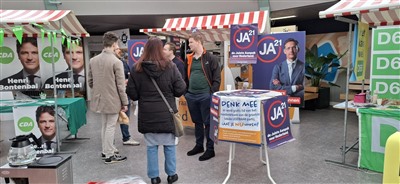 Verkiezingsmarkt gehouden in winkelcentrum Crimpenhof