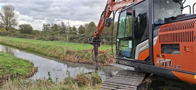 Baggerwerkzaamheden in de watergangen in Krimpen aan den Lek en Lekkerkerk Baggerwerkzaamheden in de watergangen in Krimpen aan den Lek en Lekkerkerk