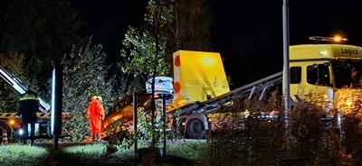  Auto te water geraakt op de Abraham van Rijckevorselweg in Capelle aan den IJssel
