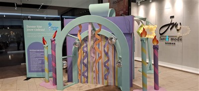 Levensgroot cadeau in winkelcentrum De Koperwiek voor donaties aan Stichting Jarige Job.