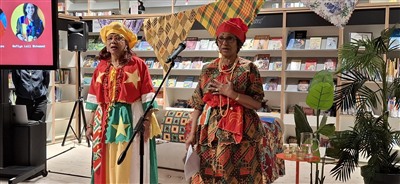 Onafhankelijkheidsdag van Suriname in Capelle gevierd met een Zeg ’t eens! Sranan Tongo Special in de Bibliotheek aan den IJssel