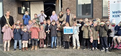 Koningin Julianaschool in Ouderkerk aan den IJssel gekozen met Saftey-safe spaardoel voor speeltoestel.