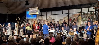 Shantykoor De IJsselmannen brengt publiek in vervoering tijdens galaconcert met mini-musical in Ouderkerk aan den IJssel