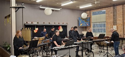 Geweldig kerstoptreden uitgevoerd door de  slagwerkgroep “De Malletband” van muziekvereniging EMM in Capelle aan den IJssel.