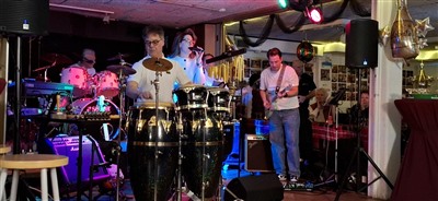 BackRoad verzorgde een indrukwekkend optreden tijdens de nieuwjaarsreceptie in buurthuis het Klavier.