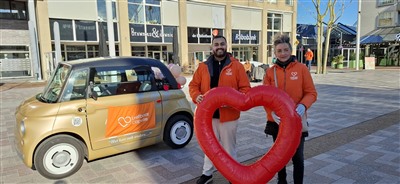 Hartverwarmende valentijnsactie van Leefbaar Capelle op het Stadsplein