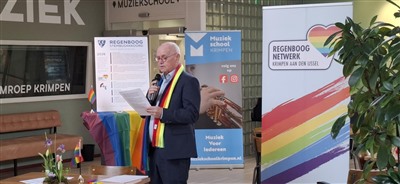 Vijf partijen ondertekenen Regenboog Stembusakkoord in ontmoetingscentrum De Tuyter 