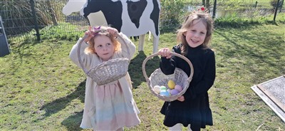 Kinderen genieten van paasactiviteiten op kinderboerderij Klaverweide