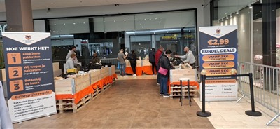 PoP-up Store met verloren en vergeten pakketten in winkelcentrum de Koperwiek