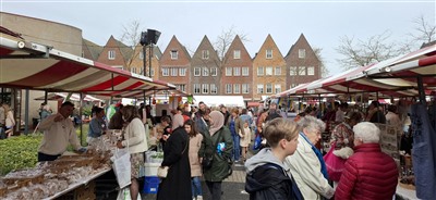  16e editie van de voorjaarsmarkt van de Rehobothkerk trok een groot aantal bezoekers.