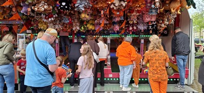 Koningsdag in Krimpen aan den IJssel  gevierd met tradities en gezelligheid