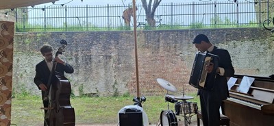 Indrukwekkend muzikale theatervoorstelling In de Schaduw van Rotterdam in de Steenoven Klein Hitland