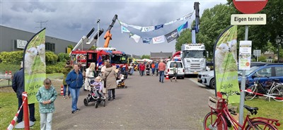 Lentefair  bij de Hersteld Hervormde Kerk in Ouderkerk aan den IJssel trok veel bezoekers