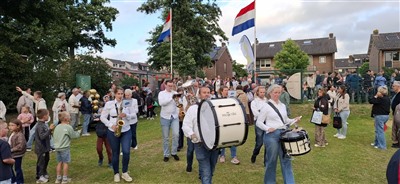 Foodtruckfestival van start bij IJsclub Thialf, met warm onthaal voor deelnemers avondvierdaagse