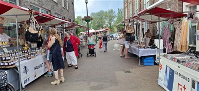 Kleine maar sfeervolle zomerbraderie gehouden in Krimpen aan den Lek