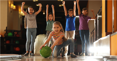 Bowlen voor jonge mantelzorgers tijdens de Week van de Jonge Mantelzorger