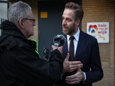 Minister Hugo de Jonge bezoekt Capelle aan den IJssel ( Bert van Holst )