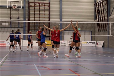 Dames Villa Dorrestein ZVH winnen eerste bekerwedstrijd.