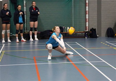    Dames Villa Dorrestein ZVH laten zich verrassen door het blok van Dosko