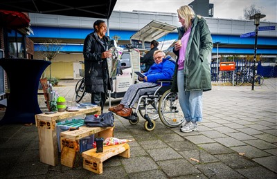 Duurzaam Capelle trekt de wijken in met mobiele groene huiskamer
