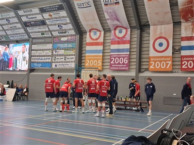 Scherp in Packaging-ZVH  verliest met opgeheven hoofd van kampioen