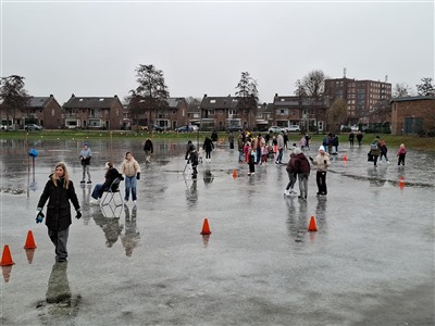 Schaatsplezier bij IJsclub Thialf in Krimpen aan den Lek