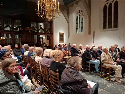 Jonge talenten laten hun muzikale kwaliteiten horen tijdens sfeervolle Midwinterconcert in de historische  Dorpskerk.