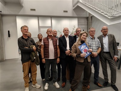 Wethouder ontvangt gebiedspaspoort van Smaakmakers uit Nieuwerkerk aan den IJssel