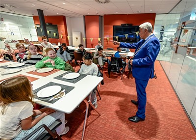 Capelle aan den IJssel: Burgemeester ontbijt met leerlingen van basisschool PCB Groen van Prinsterer Capelle aan den IJssel: Burgemeester ontbijt met leerlingen van basisschool PCB Groen van Prinsterer
