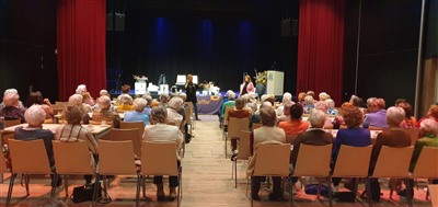 Vrouwen van Nu ontdekken slimme hulpmiddelen voor thuis in het Cultuurhuys Krimpen aan de Lek Vrouwen van Nu ontdekken slimme hulpmiddelen voor thuis in het Cultuurhuys Krimpen aan de Lek
