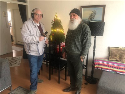 Moos krijgt een kerstboom van IJsselstreekradio