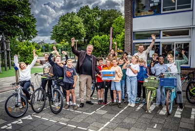 Groep 7 van PCB De Fontein wint uitje naar Bounce Valley