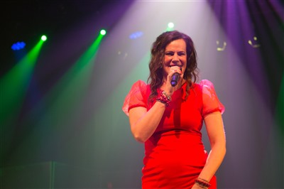Lokaal talent bij gospelshow van Pearl Jozefzoon in Capelle a/d IJssel Pearl komt naar het Isala Theater met koor, Charly Luske en talent Veronika