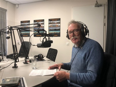 Joep van der Schoep in de studio van Ijsselstreekradio