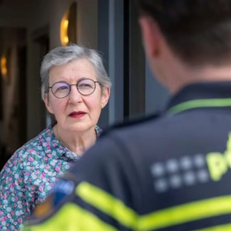 Babbeltrucs aan de deur babbeltrucs-aan-de-deur.jpg