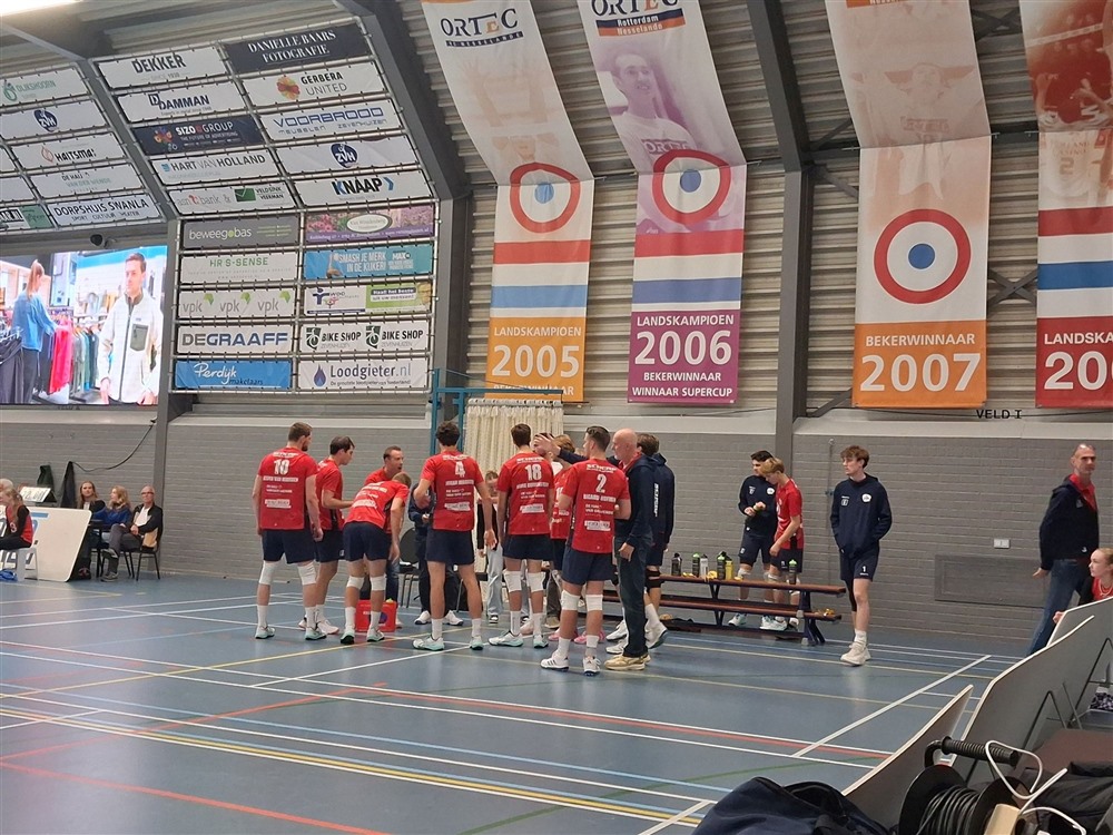 Scherp in Packaging-ZVH  verliest met opgeheven hoofd van kampioen