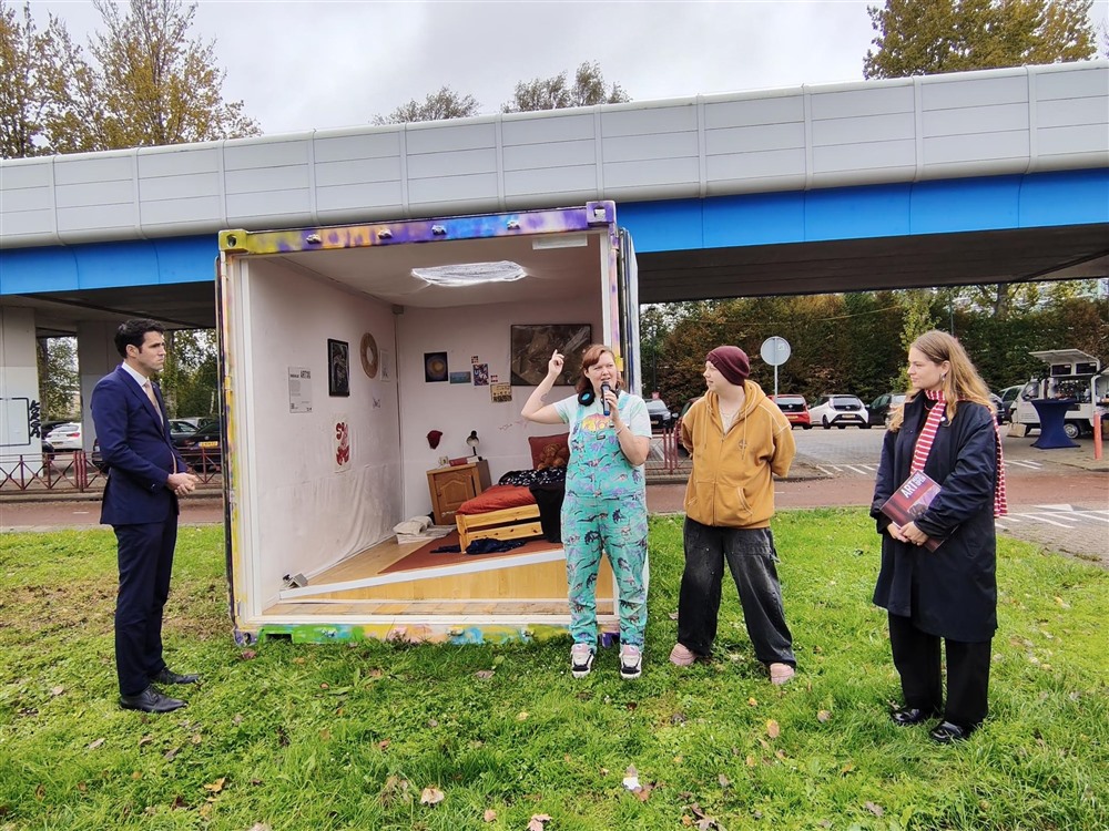Buitententoonstelling ART Made OPEN geopend door wethouder Arnoud Proos