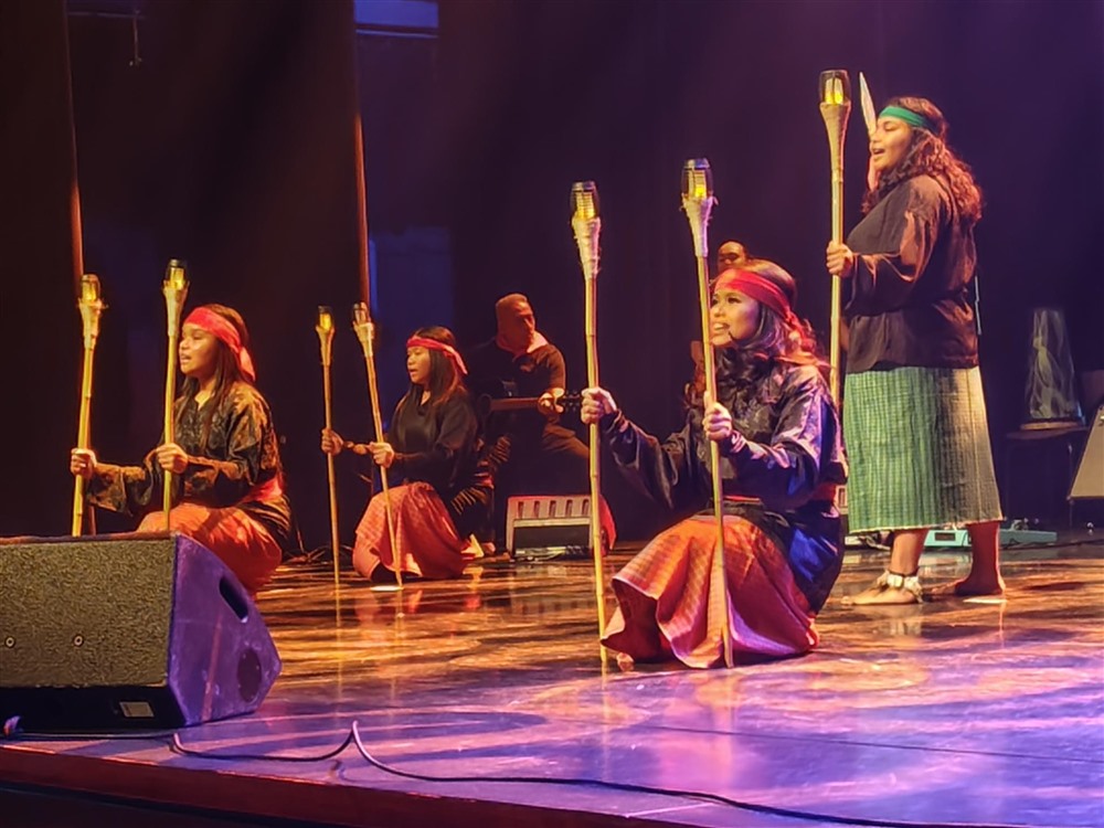 Molukse cultuur en muziek centraal tijdens jubileumavond in Isala Theater
